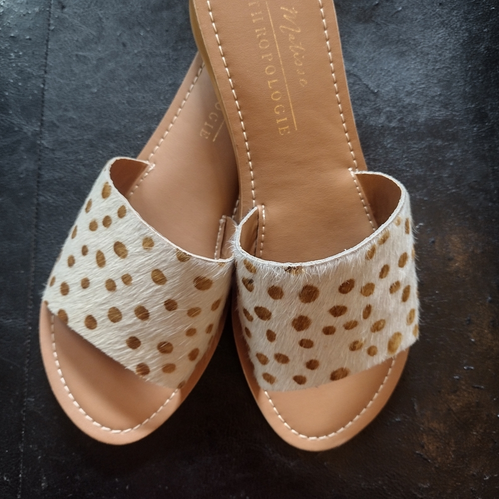 Anthropologie White and Gold Slip-On Sandals with Open Toe